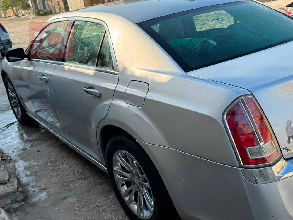كرايسلر 300